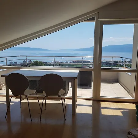 Peachy House Apartment Rijeka Exterior photo