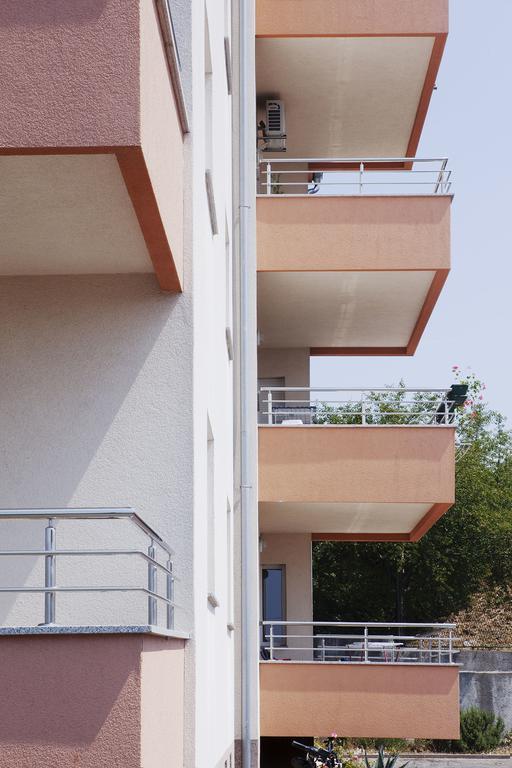 Peachy House *